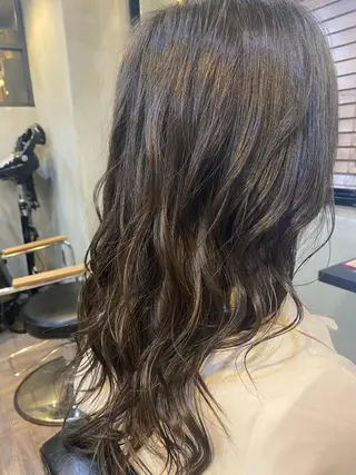 ミディアム カラー 宍倉 輝信のヘアスタイル