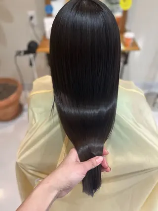 ロング 堀口 彩佳のヘアスタイル