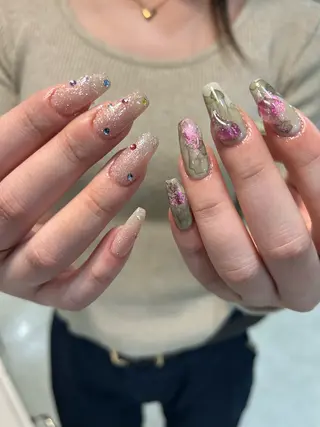 ネイル Salondevi2 isanaのネイルデザイン