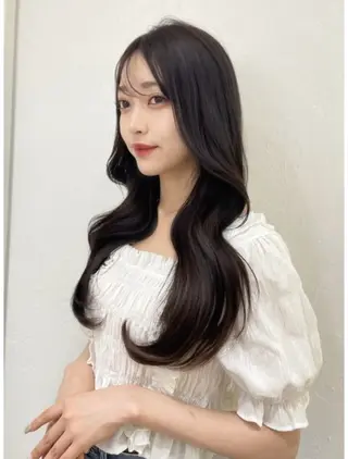 ロング 🩶韓国ツヤ髪🩶 透明感カラー🇰🇷のヘアスタイル