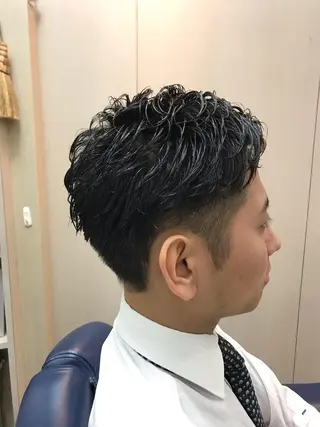 メンズ パーマ職人👏 岡田佳樹のヘアスタイル