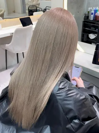セミロング カラー shion 透明感カラーのヘアスタイル