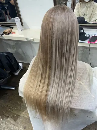 ロング 横浜🦋ハイトーン 🫐シャドウルーツのヘアスタイル