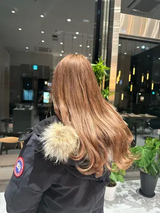 セミロング カラー ミオ💎ショート 透ける暗髪のヘアスタイル