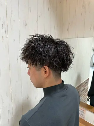 ショート パーマ メンズ 中嶋 紘夢のヘアスタイル