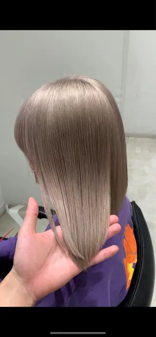 ミディアム カラー れい🫧 ハイトーン特化のヘアスタイル