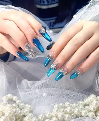 ネイル KiKO 🌻ひまわりサロンのネイルデザイン