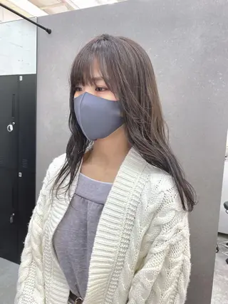 セミロング カラー パーマ ヘアアレンジ メンズ キッズ ネイル マツエク・マツパ 韓国🇰🇷レイヤー カットオリーブカラーのヘアスタイル