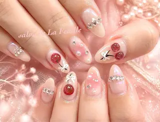 ミディアム サロンドラフィーユ LAFEUILLEのネイルデザイン