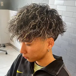 ショート パーマ メンズ メンズヘア特化 崎田 成人のヘアスタイル