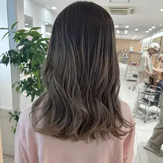 カラー Ida Akaneのヘアスタイル