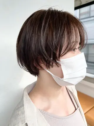 ショート カラー 💓パーマ，💗 レイヤーカットのヘアスタイル