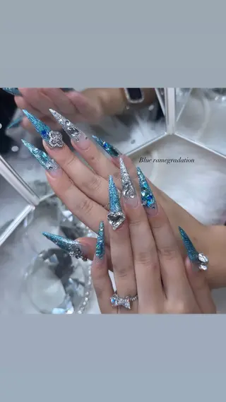 ネイル 加納 莉音のネイルデザイン