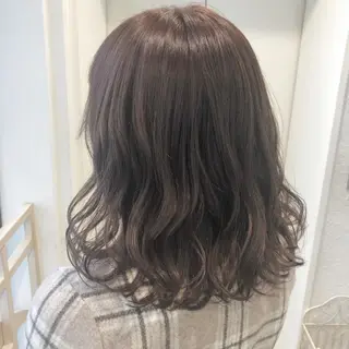 ミディアム カラー TRENCH 相澤 果歩のヘアスタイル