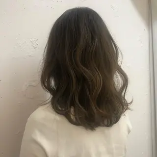 ミディアム 顔周りの垢抜けヘア 立山愛梨のヘアスタイル