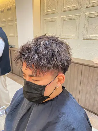 カラー パーマ メンズ スパイラル波巻き パーマ井本汰壱のヘアスタイル