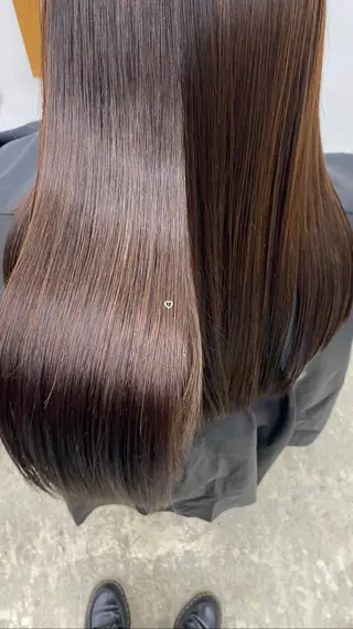 ロング KVELL ユナのヘアスタイル