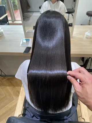 ロング フェイスレイヤー/ 小顔/髪質改善　関のヘアスタイル