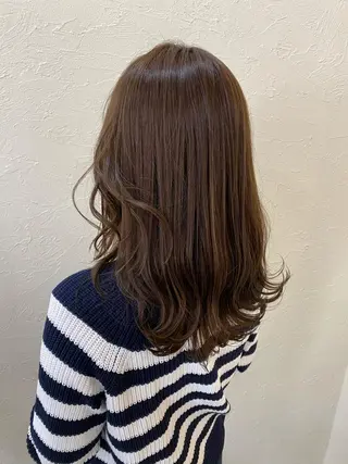セミロング カラー ENIF ヤマグチアツコのヘアスタイル
