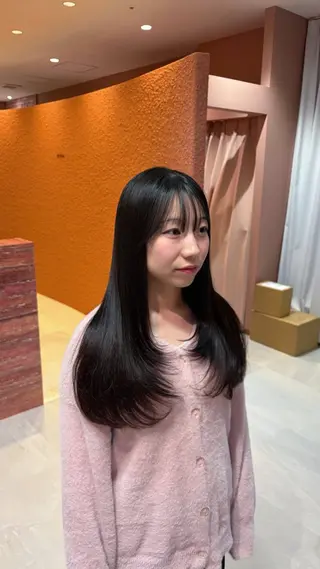 ロング 聖菜/ hina /レイヤー/艶カラーのヘアスタイル