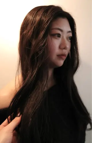 ロング 小長谷 夕菜のヘアスタイル