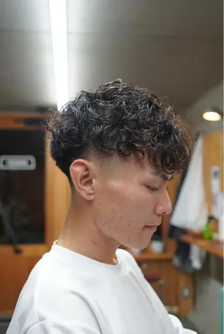 パーマ メンズ 関 晃哉のヘアスタイル