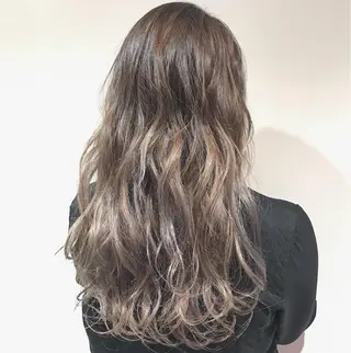 ロング カラー ヘアアレンジ Zina渋谷エリア マネージャShionのヘアスタイル