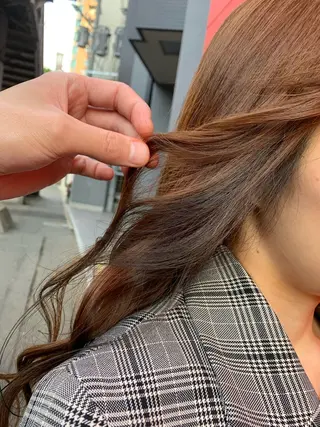 カラー 岡本 幸法のヘアスタイル