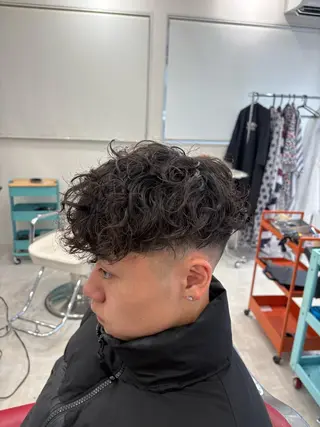 ショート パーマ メンズ 本間 颯太のヘアスタイル