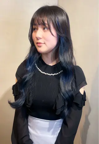 セミロング Aya/四条烏丸/ インナーカラーのヘアスタイル