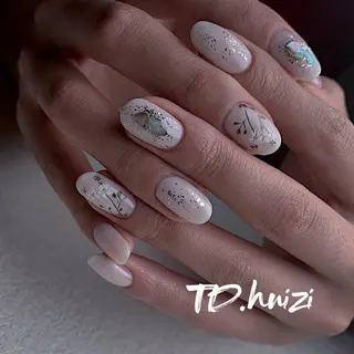 ミディアム めぐみのネイルサロン スタッフ練習のネイルデザイン