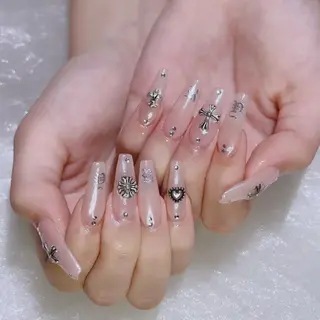 ネイル Queens テイのネイルデザイン