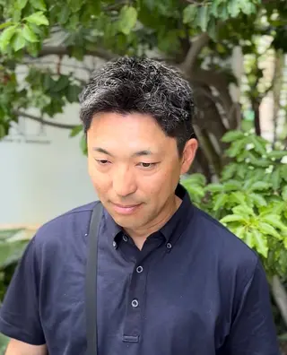 ショート 岡本 佳久のヘアスタイル