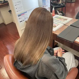 セミロング スダ ユキナ 髪質改善水素カラーのヘアスタイル