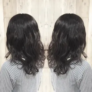 セミロング 必ず笑顔で帰っていた だきます！安田祐貴のヘアスタイル