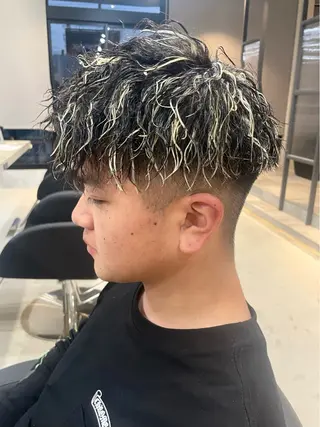カラー メンズ AKI 🐉のヘアスタイル