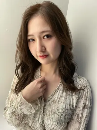 ロング カラー 透明感カラー REIのヘアスタイル