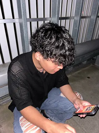 パーマ メンズ アダチ ヒナタのヘアスタイル