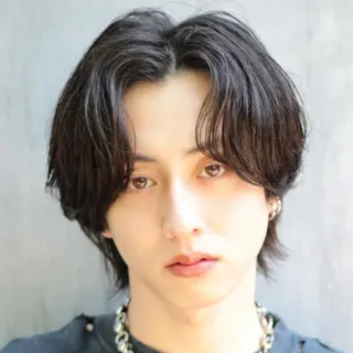 ミディアム パーマ ヘアアレンジ メンズ 🔥ニュアンス フェザー小林海斗🔥のヘアスタイル