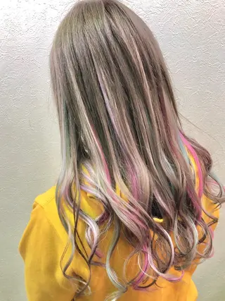 カラー ダブルスキルエクステ /羽エクステ白石宇由のヘアスタイル