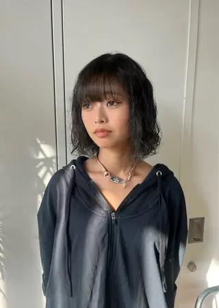 ミディアム 小長谷 夕菜のヘアスタイル