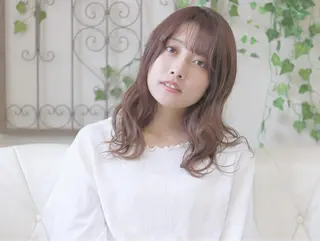 セミロング パーマ 柳澤 興輝のヘアスタイル