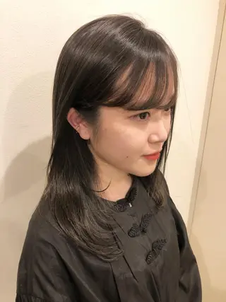 セミロング カラー 🦩レイヤー|透明感 カラー🦩makoのヘアスタイル