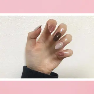 ミディアム ネイル Toujours / nijinaのネイルデザイン
