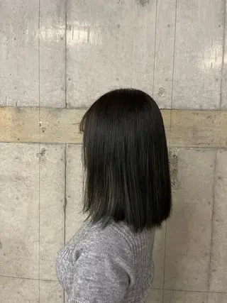 カラー 瑠己杏 :ボブ/ ハイトーンワンカラーのヘアスタイル