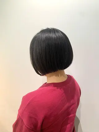 ミディアム カラー 髪と心を整える美容師 透明感カラー/ボブのヘアスタイル