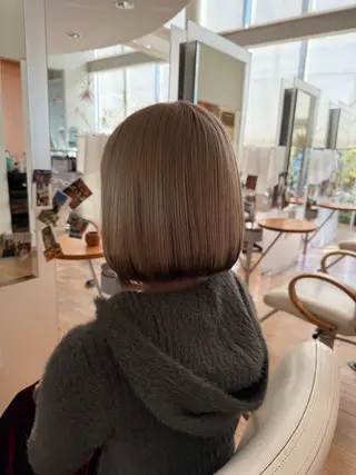ショート カラー 山本 瑠華のヘアスタイル