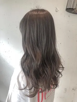 セミロング カラー ひろせ かなのヘアスタイル