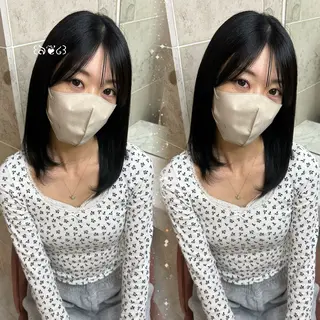 ミディアム 𝜗𝜚ブリーチ ／レイヤー𝜗𝜚のヘアスタイル