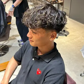 カラー パーマ メンズ 安達 脩人のヘアスタイル